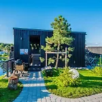 Uoga Apartamentas, Mano Jura 2 *