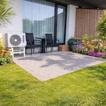 Uoga Apartamentas, Mano Jura 2