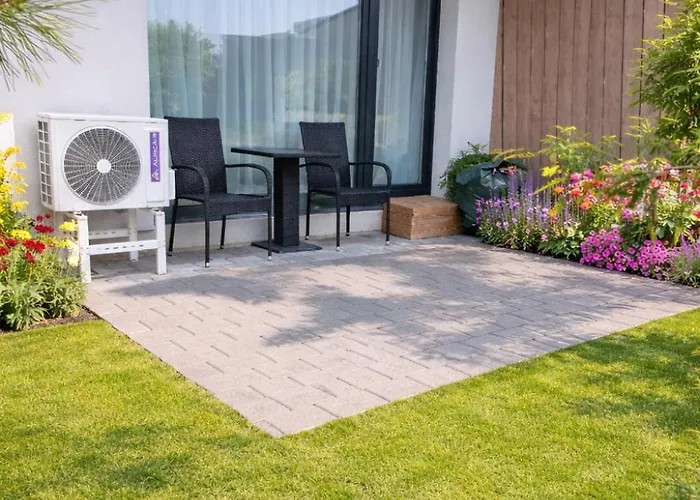 Uoga Apartamentas, Mano Jura 2